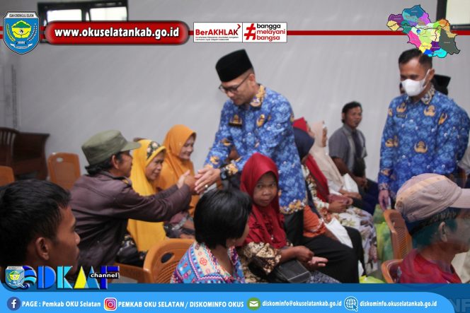 
					SEKRETARIS DAERAH SALURKAN BANTUAN KORPRI KABUPATEN OKU SELATAN KEPADA MASYARAKAT KURANG MAMPU DAN PNS YANG DERITA SAKIT BERAT