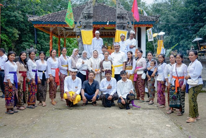 
					Bupati Abusama Hadiri Piodalan di Talang Bali, Tegaskan Komitmen Jaga Toleransi