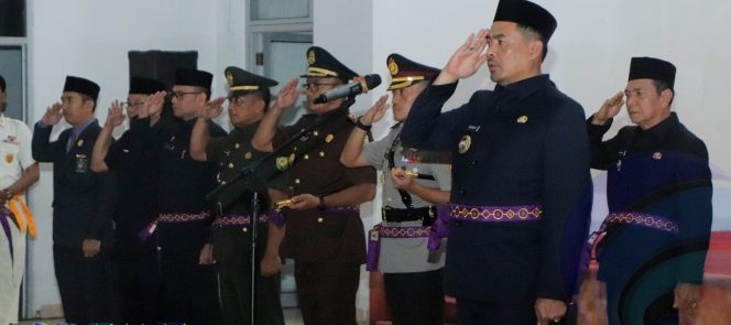 
					Bupati Abusama Kukuhkan Paskibraka HUT RI ke-80 OKU Selatan