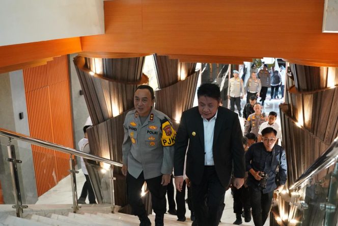 
					Kapolda Sumsel Perkuat Sinergitas dengan Gubernur, Fokus Jaga Kamtibmas