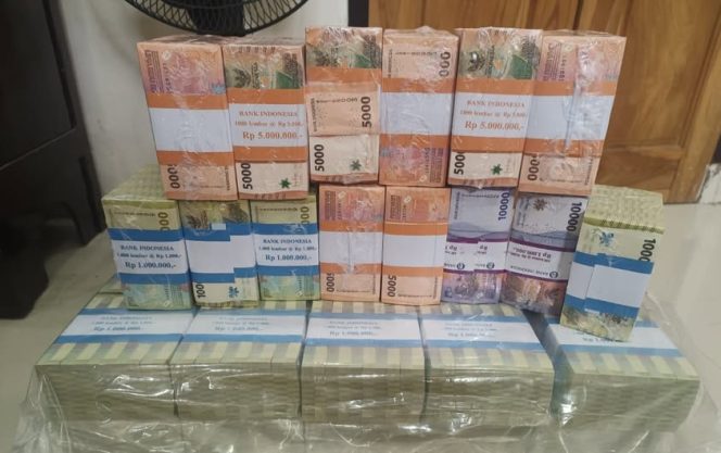 
					Menjelang Lebaran, Penukaran Uang Baru Berbunga Jadi Sorotan, Bagaimana Hukumnya?