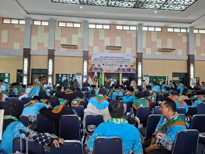 
					Bupati OKU Selatan Hadiri Pelepasan Jamaah Calon Haji di Asrama Haji Palembang